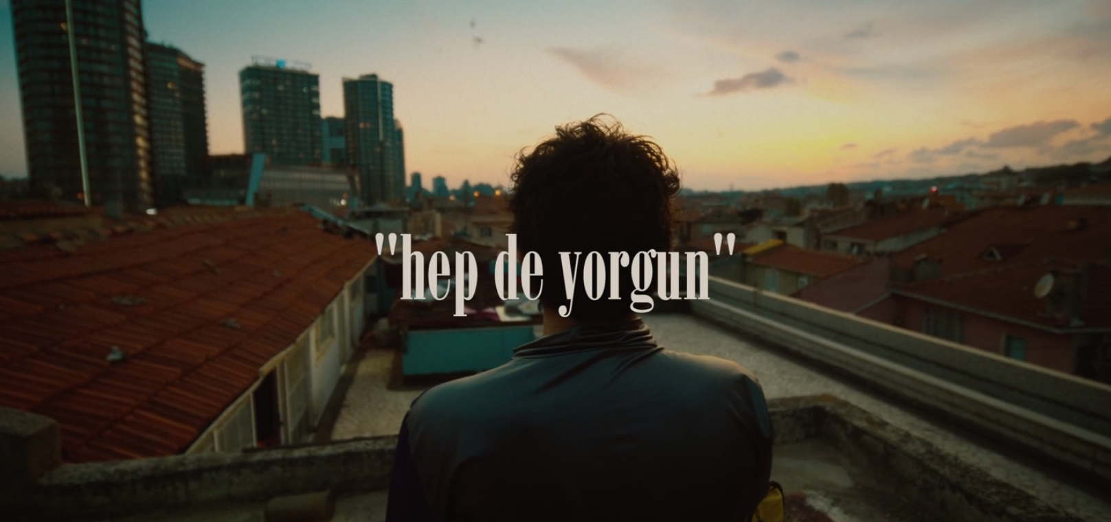 Yaşlı Amca 'Hep De Yorgun' (Music Video)